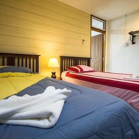 Savika Guesthouse Ranong Buitenkant foto