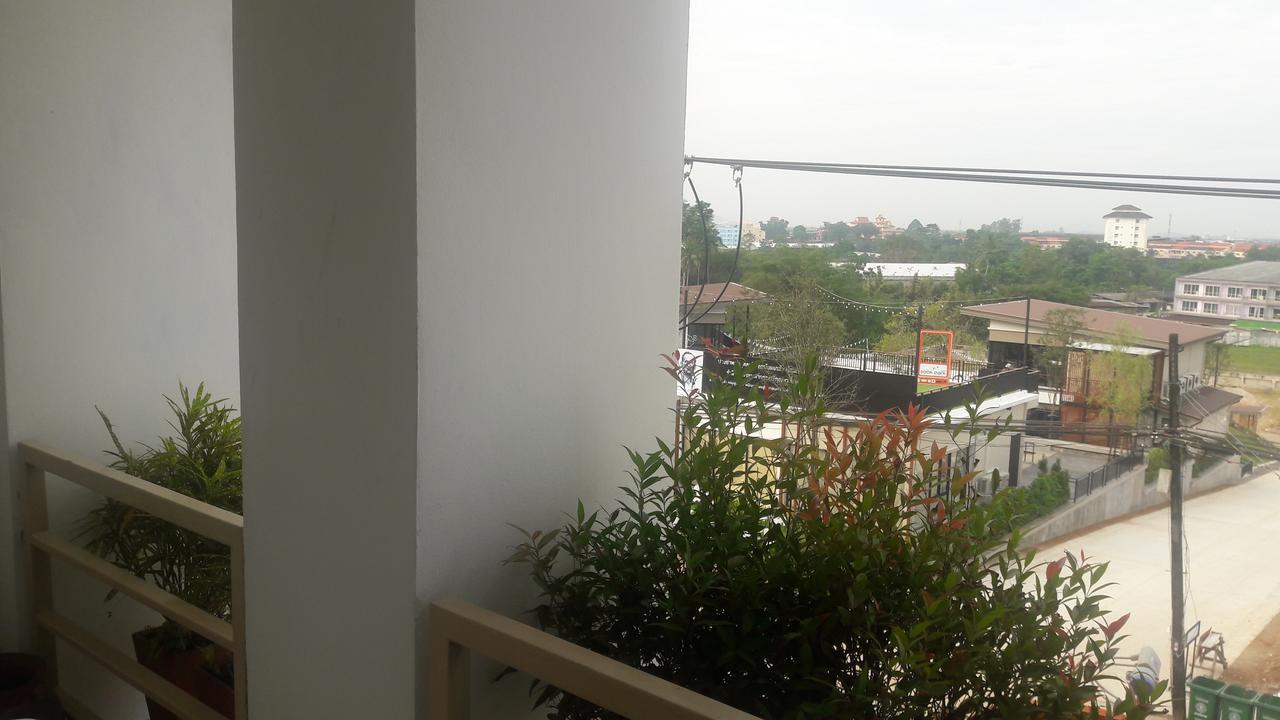 Savika Guesthouse Ranong Buitenkant foto