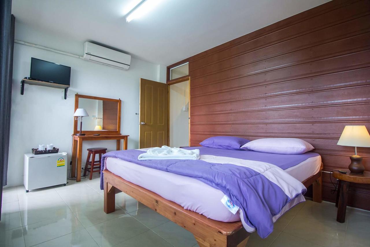 Savika Guesthouse Ranong Buitenkant foto