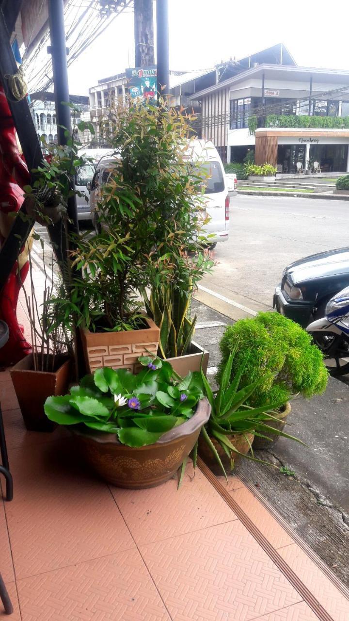 Savika Guesthouse Ranong Buitenkant foto