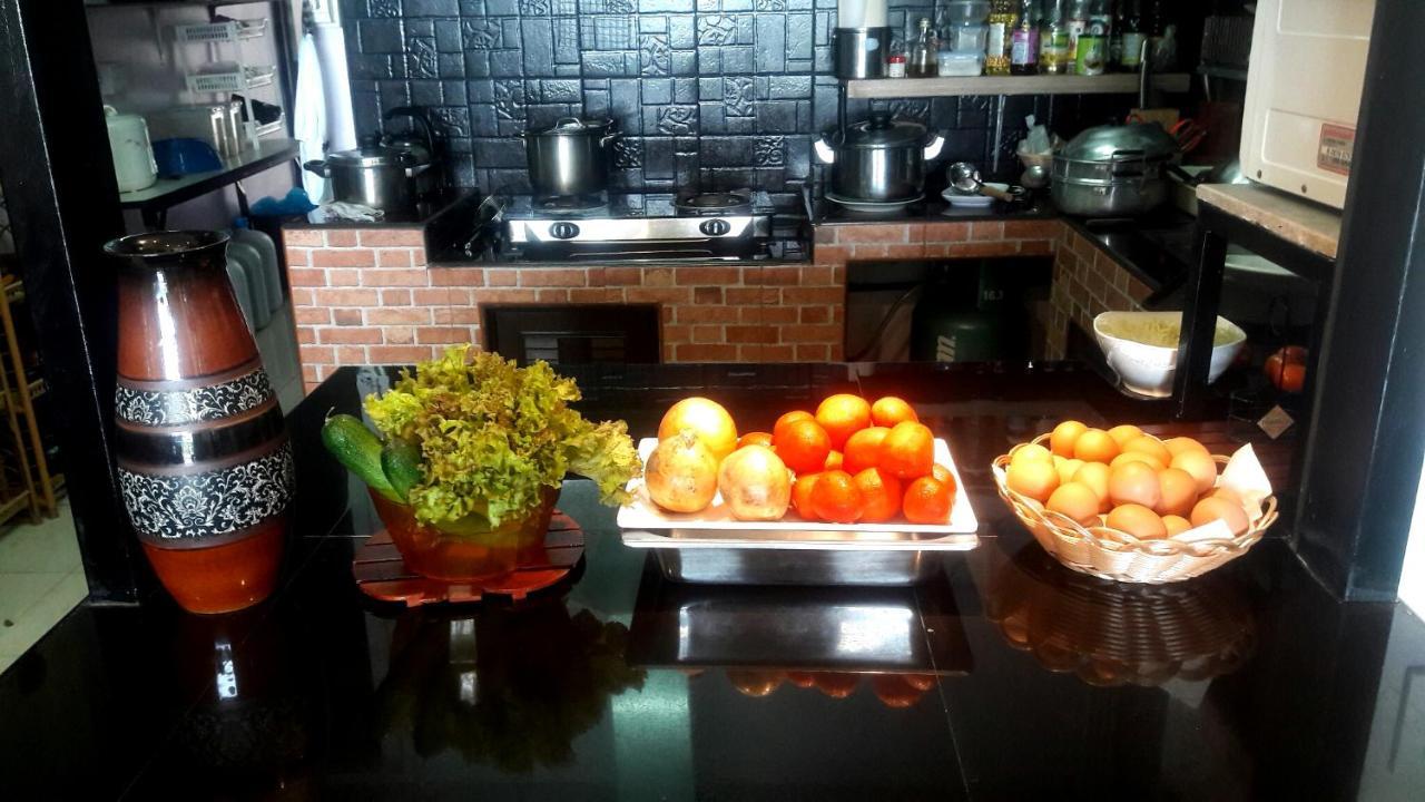 Savika Guesthouse Ranong Buitenkant foto