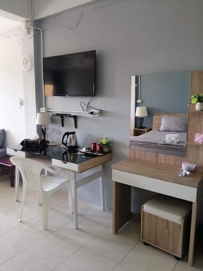 Savika Guesthouse Ranong Buitenkant foto