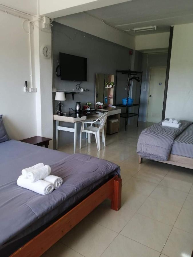 Savika Guesthouse Ranong Buitenkant foto