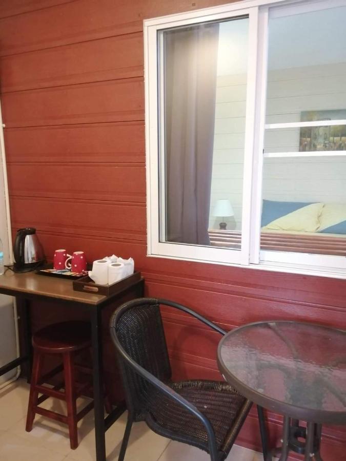 Savika Guesthouse Ranong Buitenkant foto