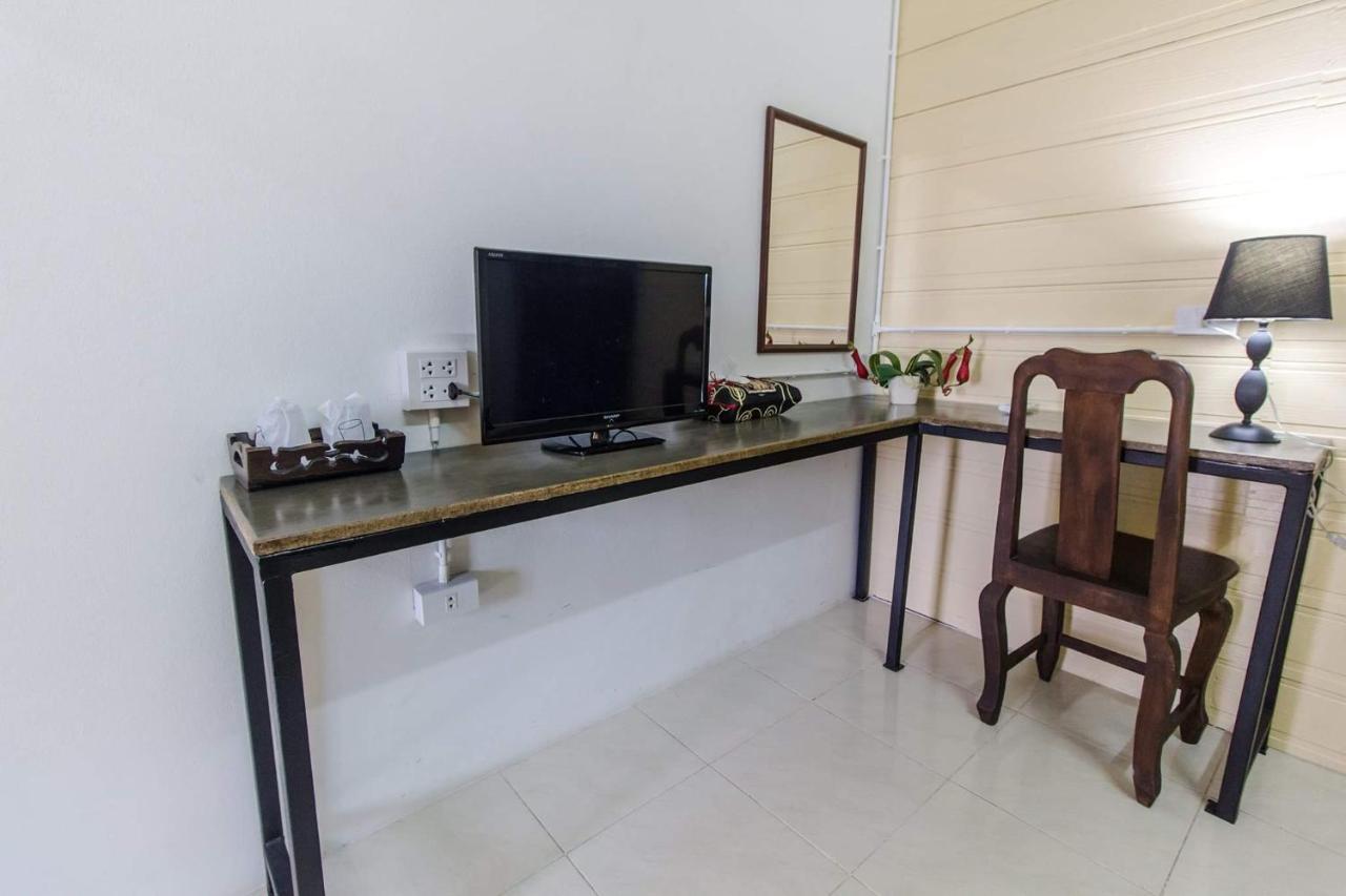 Savika Guesthouse Ranong Buitenkant foto